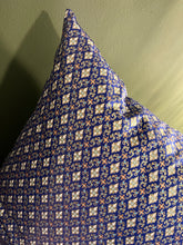 45 x 45 cm square cushion cover - blue and gold